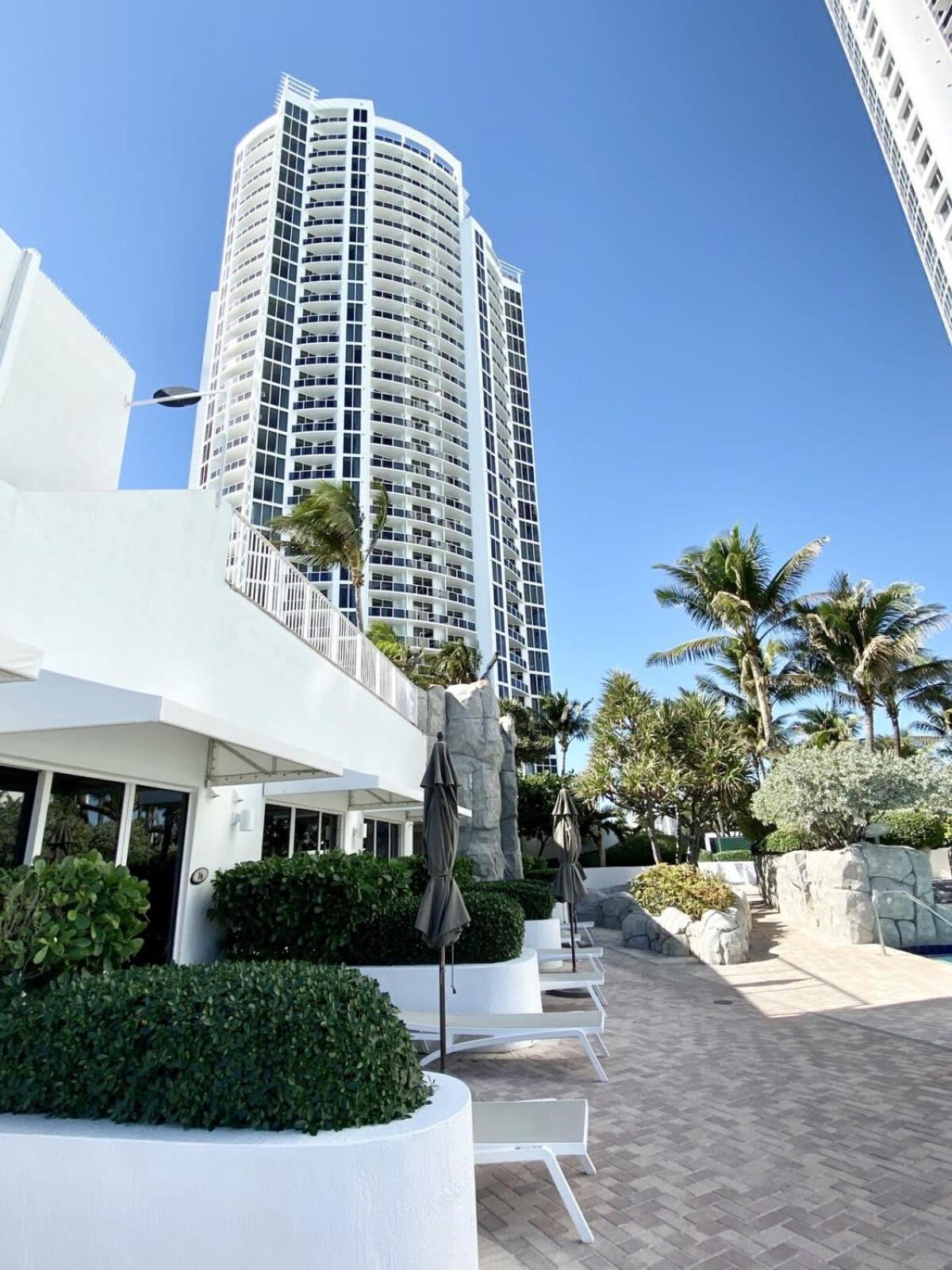 Trump International Resort By Zen Vacation Rentals Маями Бийч Екстериор снимка