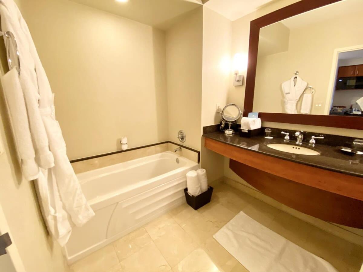 Trump International Resort By Zen Vacation Rentals Маями Бийч Екстериор снимка