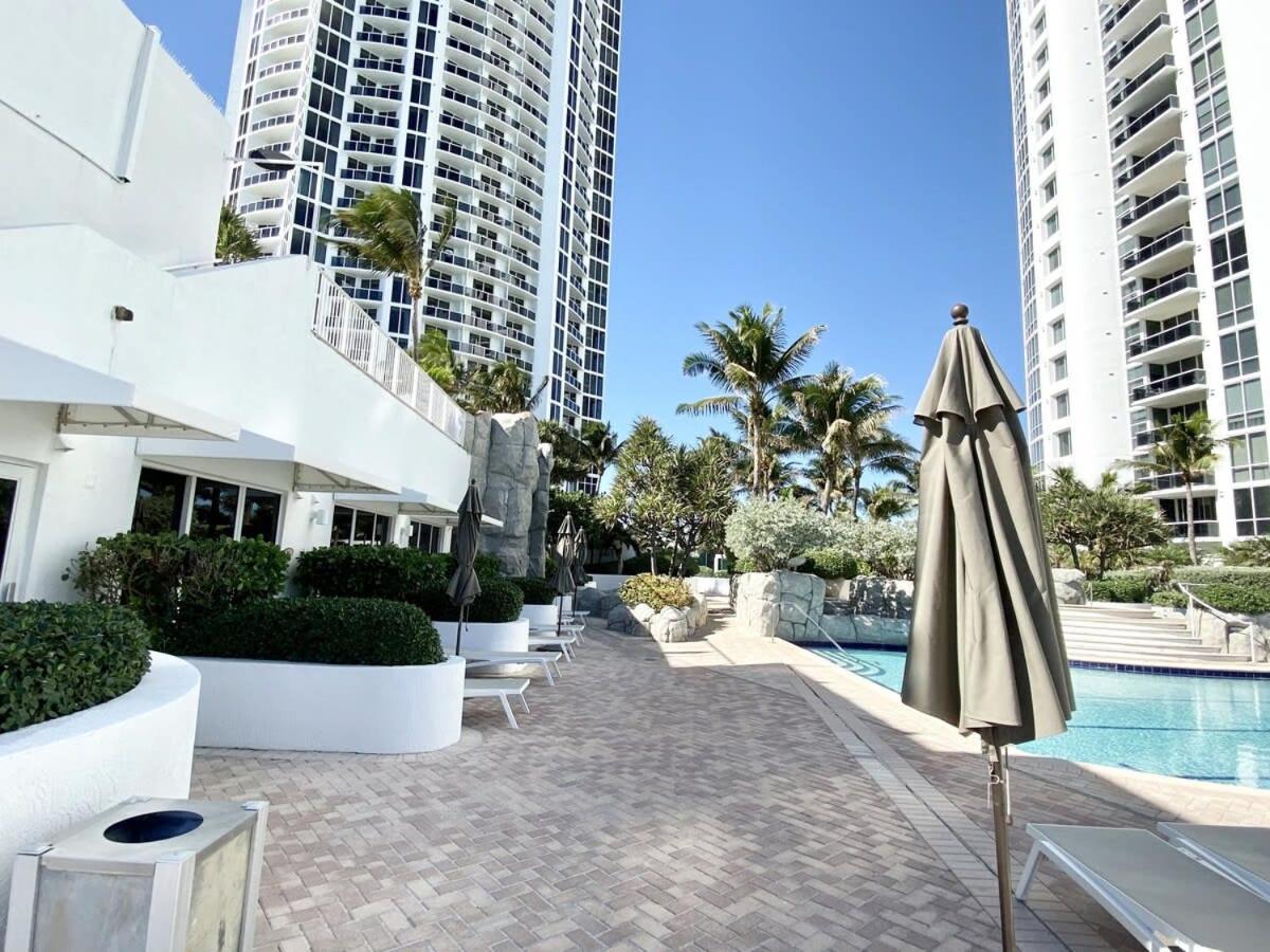 Trump International Resort By Zen Vacation Rentals Маями Бийч Екстериор снимка