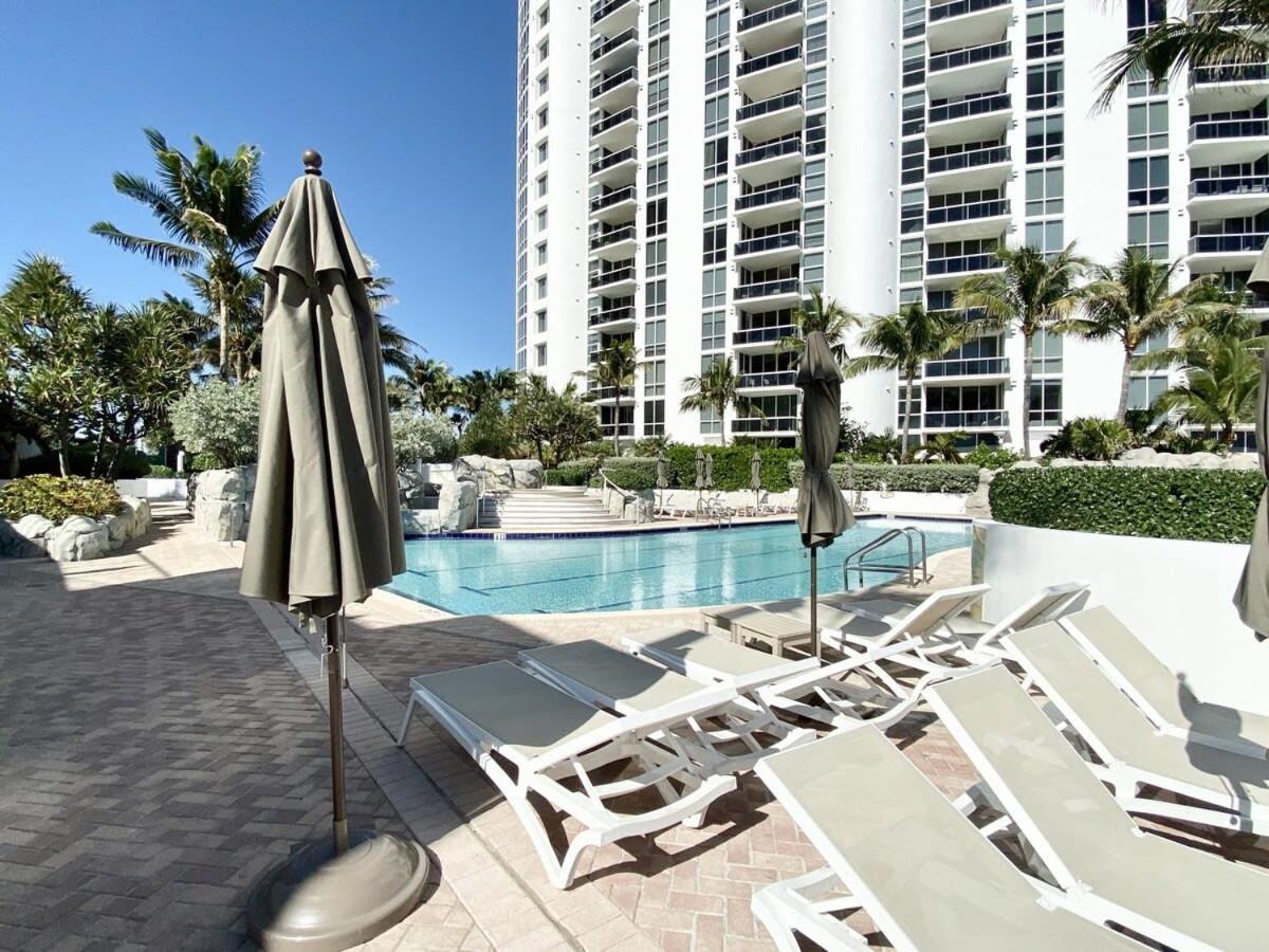 Trump International Resort By Zen Vacation Rentals Маями Бийч Екстериор снимка